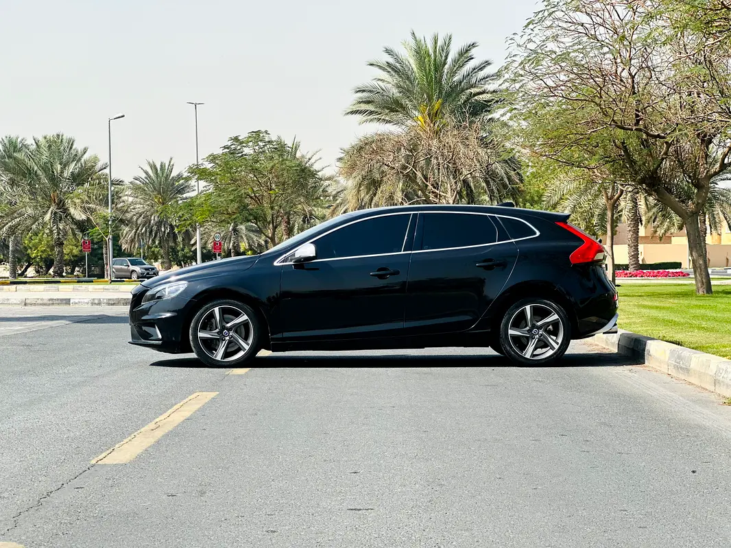 VOLVO V-Class Other 2016 - photo 7 - Import Émirats | International Cars