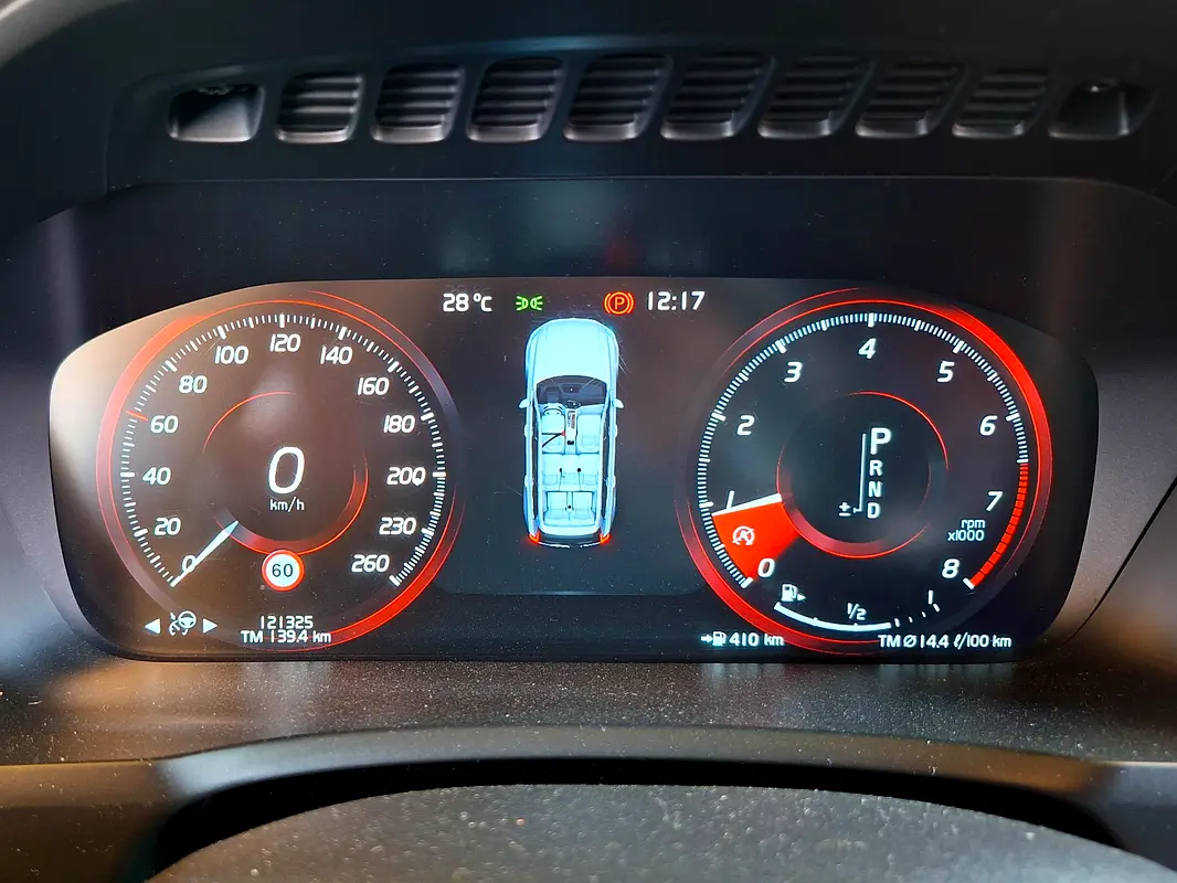 VOLVO XC90 R Design 2017 - photo 12 - Import Émirats | International Cars