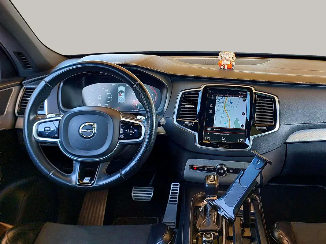 VOLVO XC90 T6 R Design 2019 - photo 10 - Import Émirats | International Cars