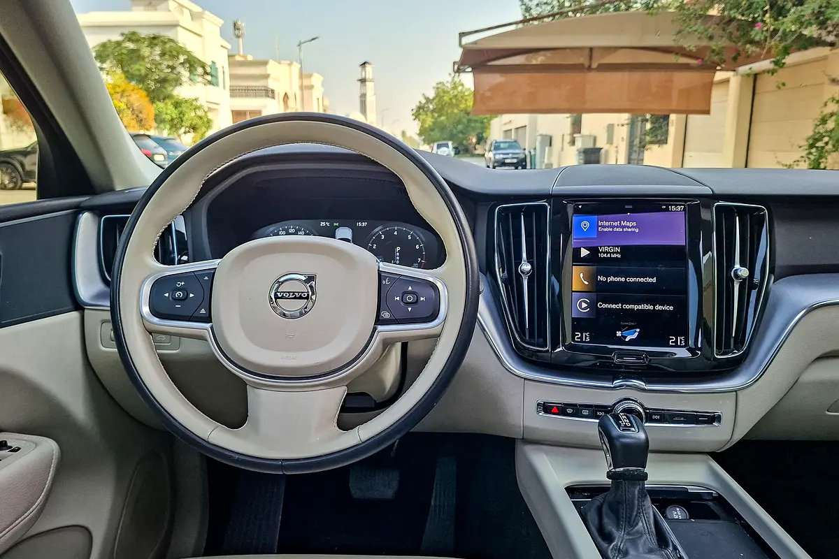 VOLVO XC60 T5 2021 - photo 10 - Import Émirats | International Cars