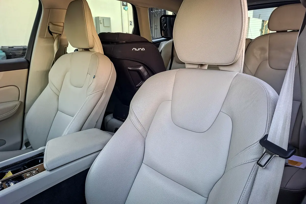 VOLVO XC60 T5 2021 - photo 11 - Import Émirats | International Cars