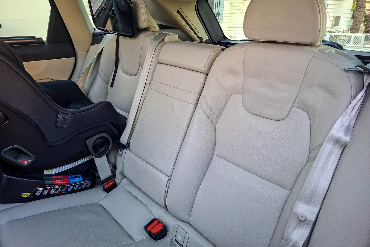 VOLVO XC60 T5 2021 - photo 12 - Import Émirats | International Cars