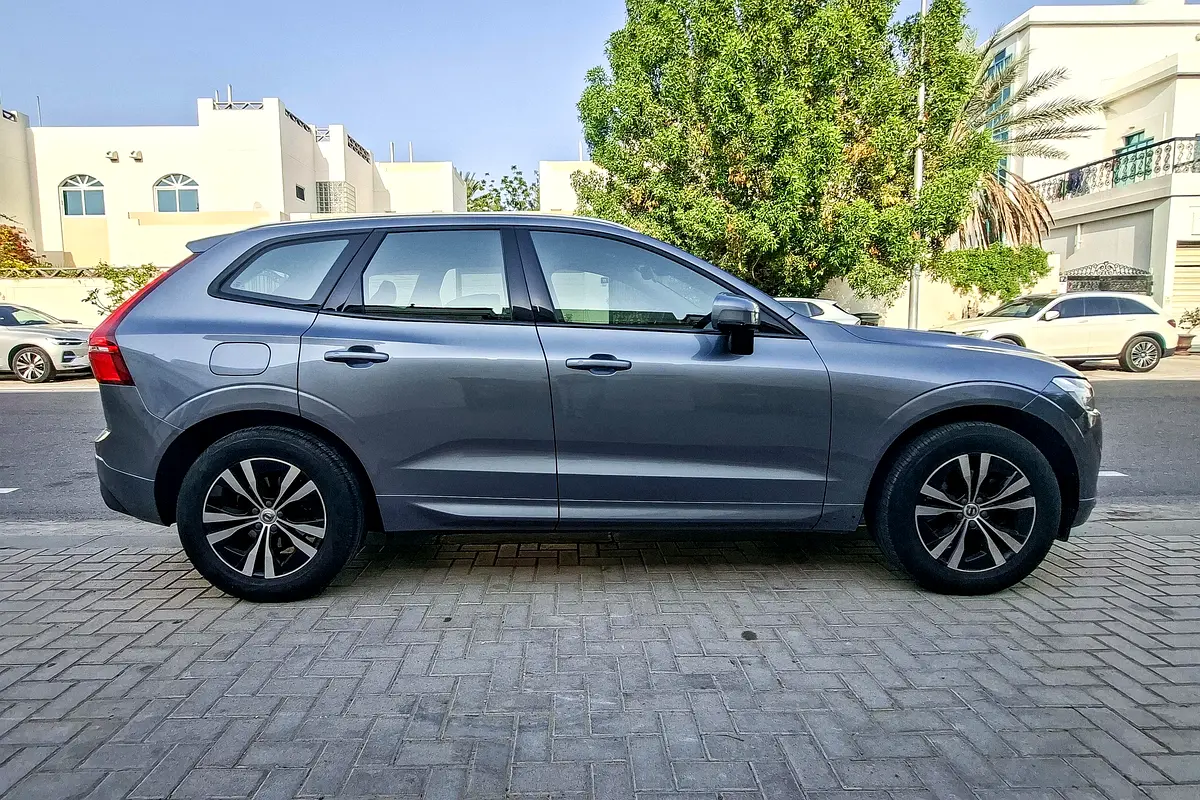 VOLVO XC60 T5 2021 - photo 4 - Import Émirats | International Cars