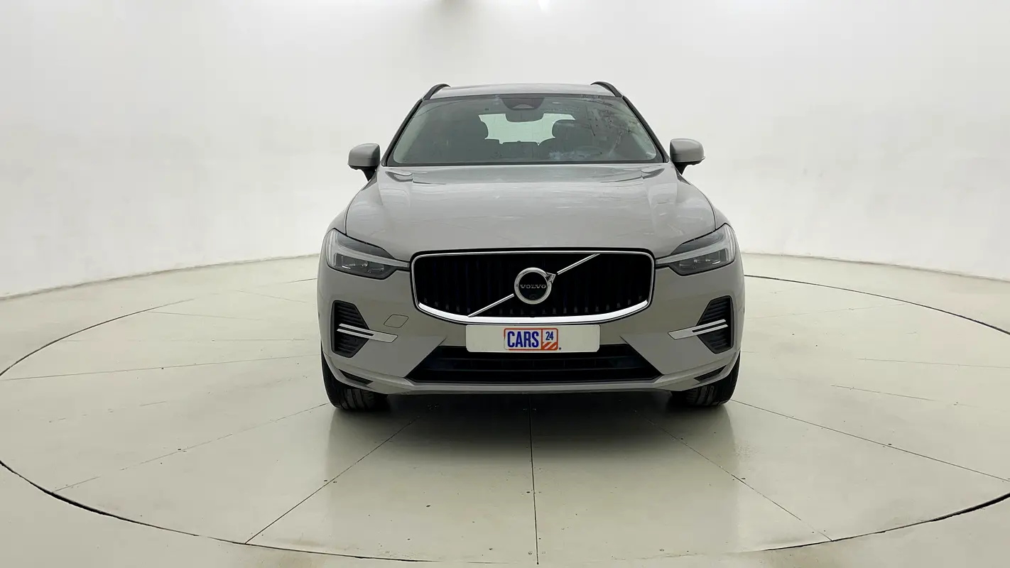 VOLVO XC60 B5 Core 2023 - photo 2 - Import Émirats | International Cars