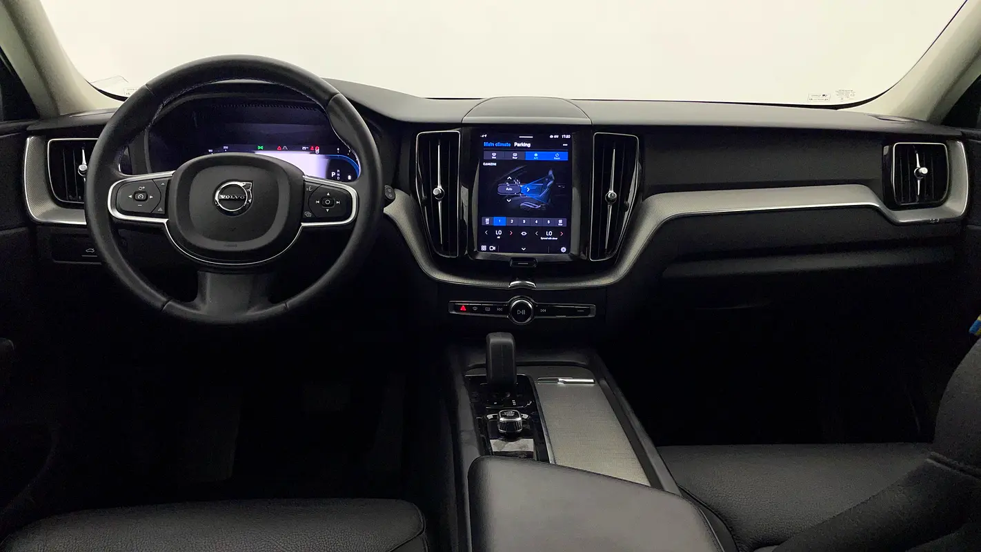 VOLVO XC60 B5 Core 2023 - photo 7 - Import Émirats | International Cars