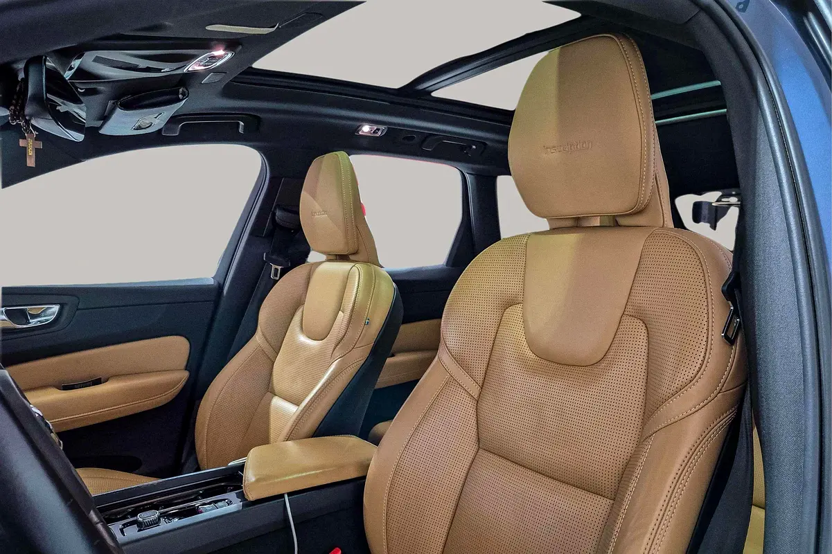 VOLVO XC60 Inscription 2020 - photo 11 - Import Émirats | International Cars
