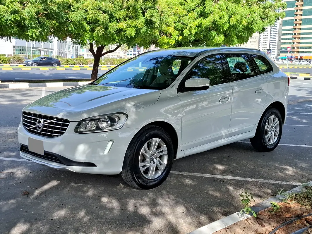 VOLVO XC60 T5 2014 - photo 3 - Import Émirats | International Cars