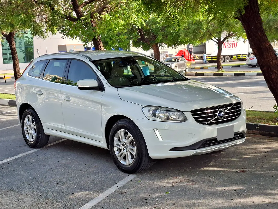 VOLVO XC60 T5 2014 - photo 4 - Import Émirats | International Cars
