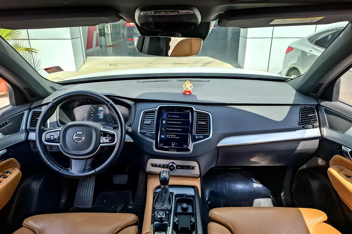 VOLVO XC90 Momentum 2019 - photo 10 - Import Émirats | International Cars