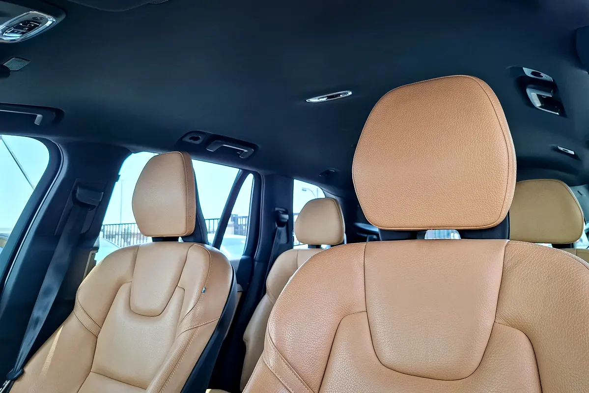 VOLVO XC90 Momentum 2019 - photo 11 - Import Émirats | International Cars