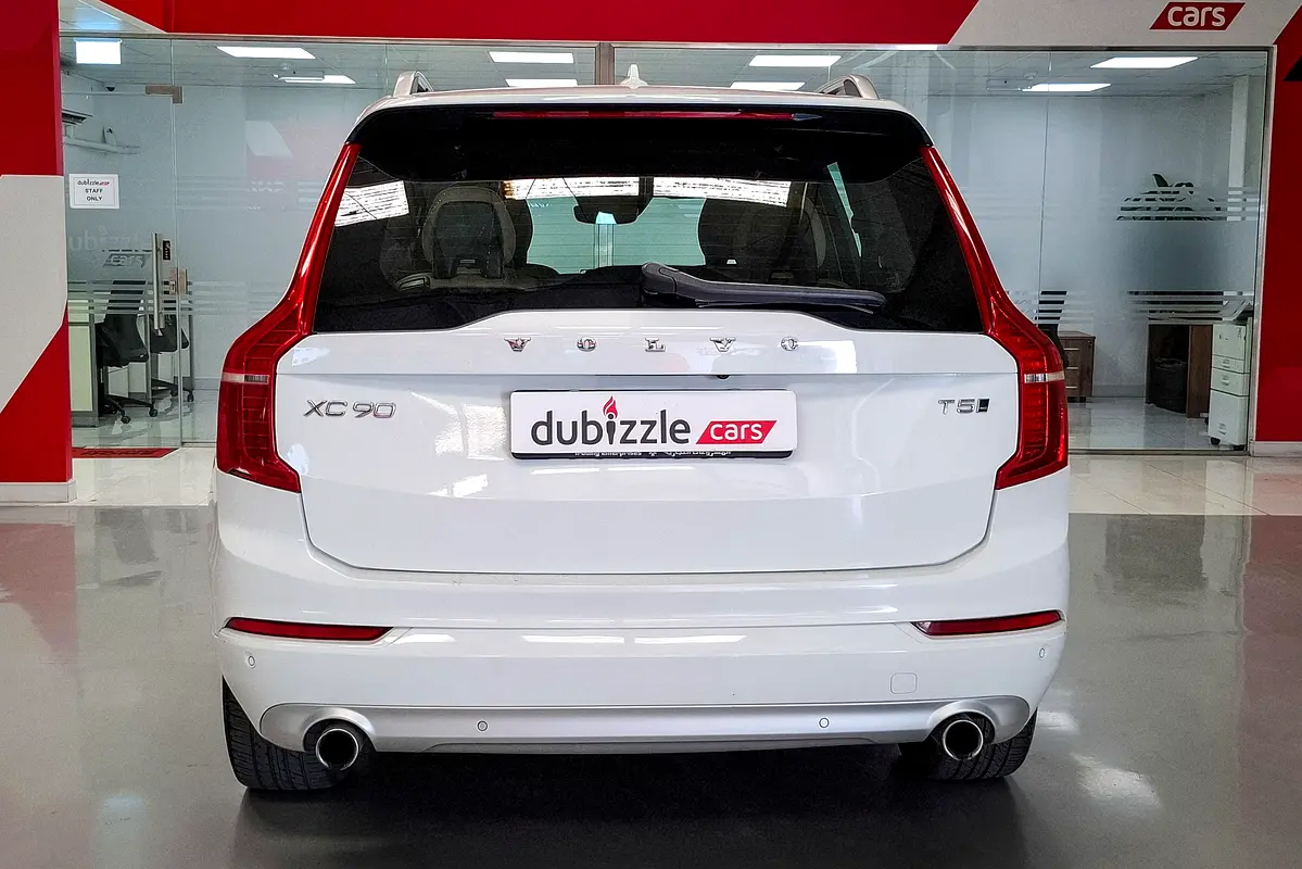 VOLVO XC90 Momentum 2019 - photo 7 - Import Émirats | International Cars