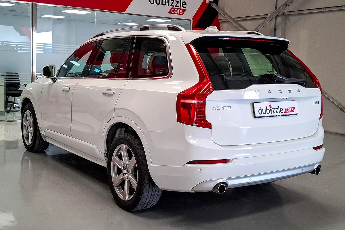 VOLVO XC90 Momentum 2019 - photo 8 - Import Émirats | International Cars