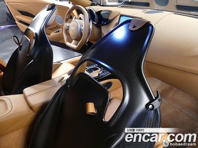 ASTON MARTIN 밴티지 2세대 5.2 V12 파이널 Edition 2023 - photo 14 - Import Corée du Sud | International Cars