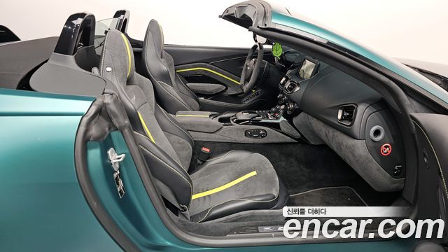 ASTON MARTIN 밴티지 2세대 4.0 V8 Roadster F1 Edition 2022 - photo 11 - Import Corée du Sud | International Cars