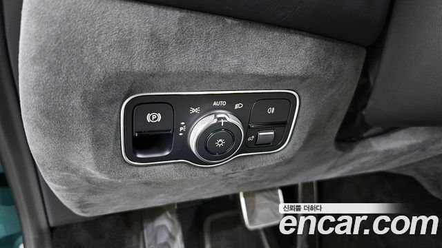 ASTON MARTIN 밴티지 2세대 4.0 V8 Roadster F1 Edition 2022 - photo 19 - Import Corée du Sud | International Cars