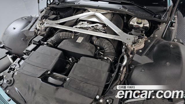 ASTON MARTIN 밴티지 2세대 4.0 V8 Roadster F1 Edition 2022 - photo 6 - Import Corée du Sud | International Cars