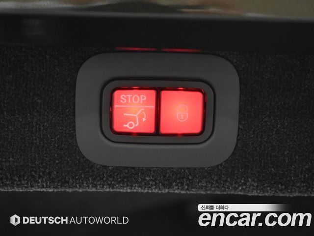 ASTON MARTIN DBX 4.0 V8 707 2023 - photo 20 - Import Corée du Sud | International Cars