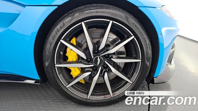 ASTON MARTIN 밴티지 2세대 4.0 V8 Coupé 2019 - photo 5 - Import Corée du Sud | International Cars