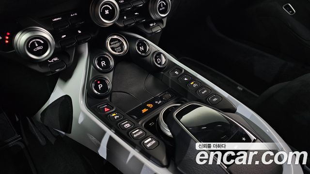 ASTON MARTIN 밴티지 2세대 4.0 V8 Coupé 2019 - photo 9 - Import Corée du Sud | International Cars