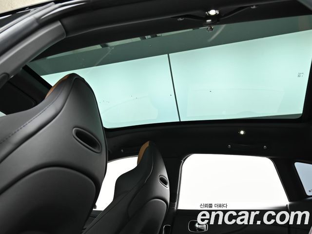 ASTON MARTIN DBX 4.0 V8 707 2023 - photo 18 - Import Corée du Sud | International Cars
