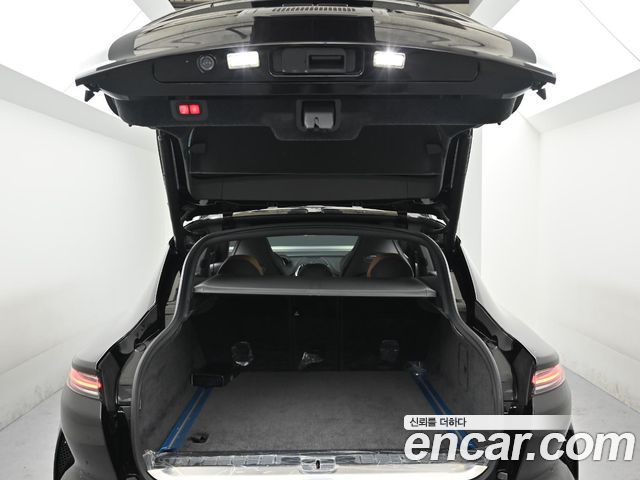 ASTON MARTIN DBX 4.0 V8 707 2023 - photo 19 - Import Corée du Sud | International Cars