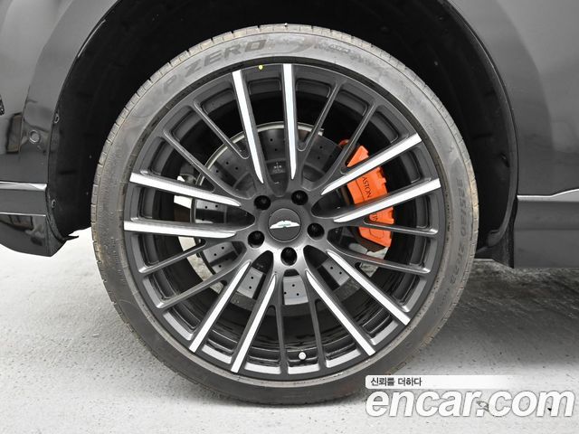 ASTON MARTIN DBX 4.0 V8 707 2023 - photo 5 - Import Corée du Sud | International Cars