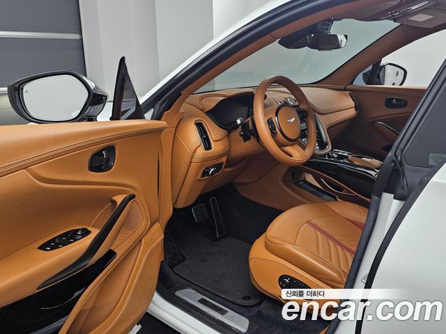 ASTON MARTIN DBX 4.0 V8 707 2023 - photo 11 - Import Corée du Sud | International Cars