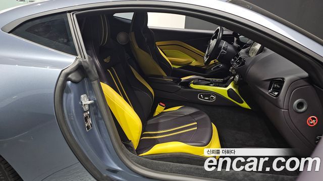 ASTON MARTIN 밴티지 2세대 4.0 V8 Coupé 2020 - photo 10 - Import Corée du Sud | International Cars