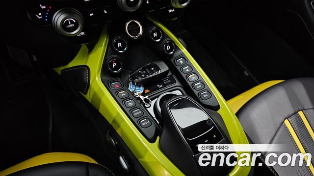 ASTON MARTIN 밴티지 2세대 4.0 V8 Coupé 2020 - photo 18 - Import Corée du Sud | International Cars