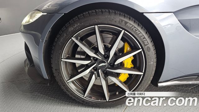 ASTON MARTIN 밴티지 2세대 4.0 V8 Coupé 2020 - photo 5 - Import Corée du Sud | International Cars