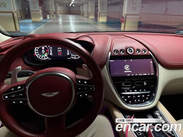 ASTON MARTIN DBX 4.0 V8 2022 - photo 14 - Import Corée du Sud | International Cars