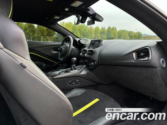 ASTON MARTIN 밴티지 2세대 4.0 V8 Coupé 2020 - photo 11 - Import Corée du Sud | International Cars