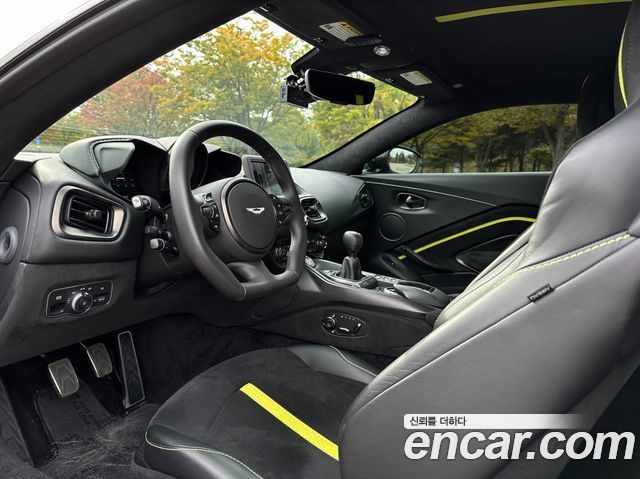 ASTON MARTIN 밴티지 2세대 4.0 V8 Coupé 2020 - photo 24 - Import Corée du Sud | International Cars