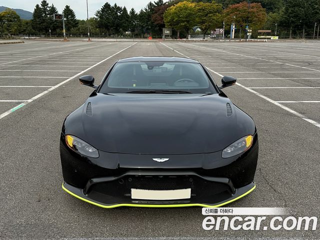 ASTON MARTIN 밴티지 2세대 4.0 V8 Coupé 2020 - photo 3 - Import Corée du Sud | International Cars