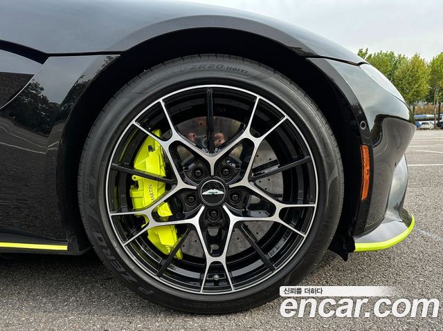 ASTON MARTIN 밴티지 2세대 4.0 V8 Coupé 2020 - photo 5 - Import Corée du Sud | International Cars