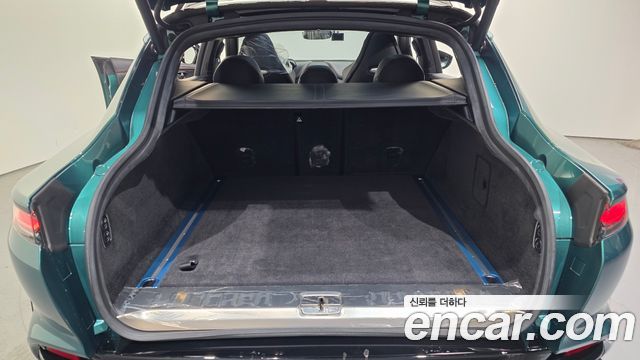 ASTON MARTIN DBX 4.0 V8 707 2023 - photo 20 - Import Corée du Sud | International Cars