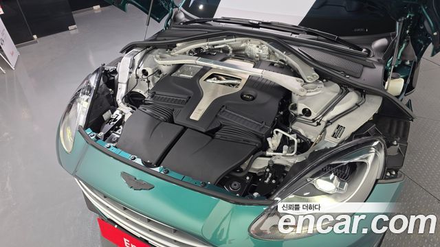 ASTON MARTIN DBX 4.0 V8 707 2023 - photo 6 - Import Corée du Sud | International Cars