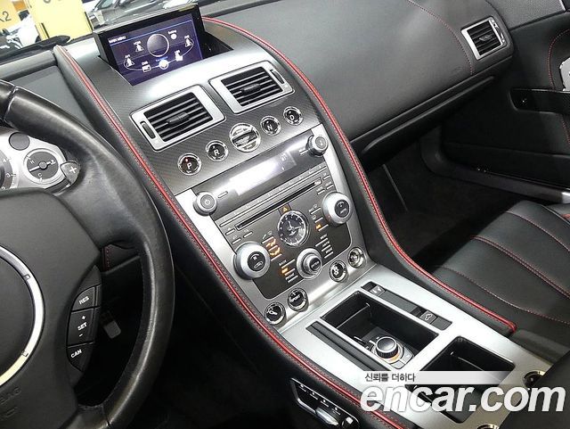 ASTON MARTIN DB9 6.0 V12 볼란테 2015 - photo 11 - Import Corée du Sud | International Cars