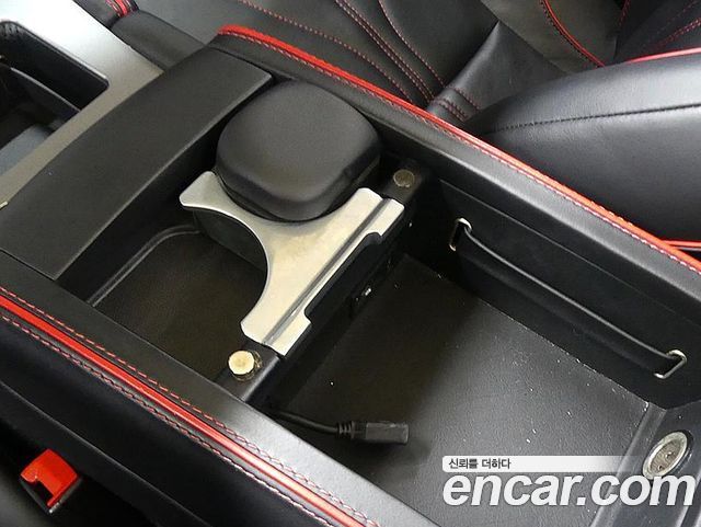 ASTON MARTIN DB9 6.0 V12 볼란테 2015 - photo 15 - Import Corée du Sud | International Cars