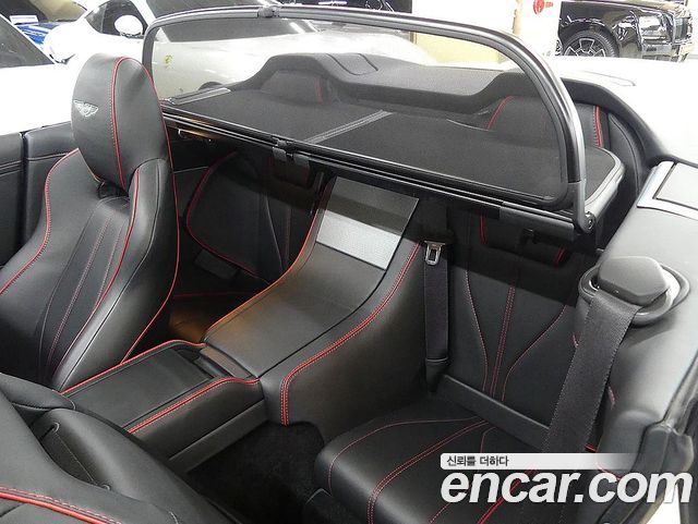 ASTON MARTIN DB9 6.0 V12 볼란테 2015 - photo 18 - Import Corée du Sud | International Cars