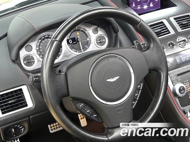 ASTON MARTIN DB9 6.0 V12 볼란테 2015 - photo 9 - Import Corée du Sud | International Cars