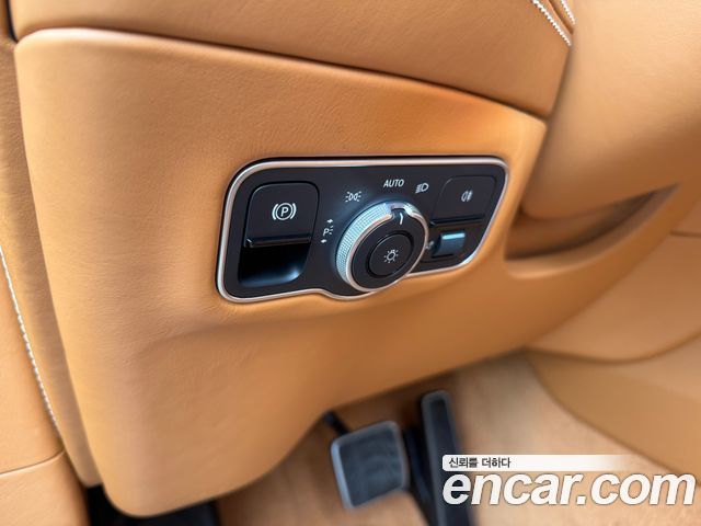 ASTON MARTIN DBX 4.0 V8 2021 - photo 17 - Import Corée du Sud | International Cars