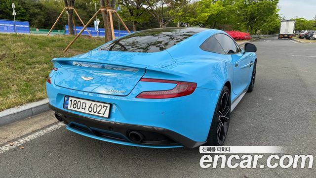 ASTON MARTIN Vanquish 6.0 V12 Coupé 2015 - photo 10 - Import Corée du Sud | International Cars
