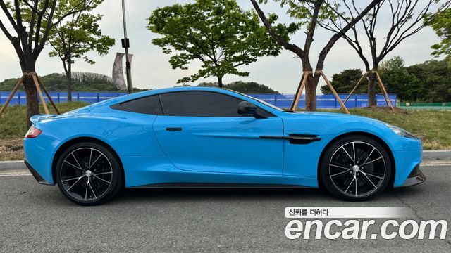 ASTON MARTIN Vanquish 6.0 V12 Coupé 2015 - photo 12 - Import Corée du Sud | International Cars