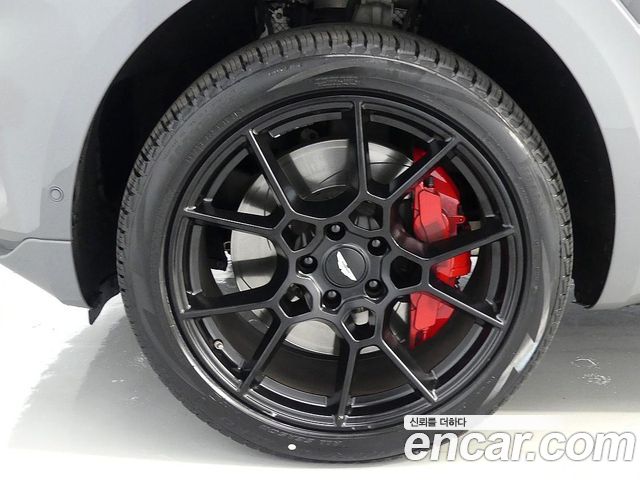 ASTON MARTIN DBX 4.0 V8 2022 - photo 5 - Import Corée du Sud | International Cars