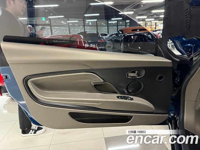 ASTON MARTIN DB11 5.2 V12 Coupé AMR 2020 - photo 8 - Import Corée du Sud | International Cars