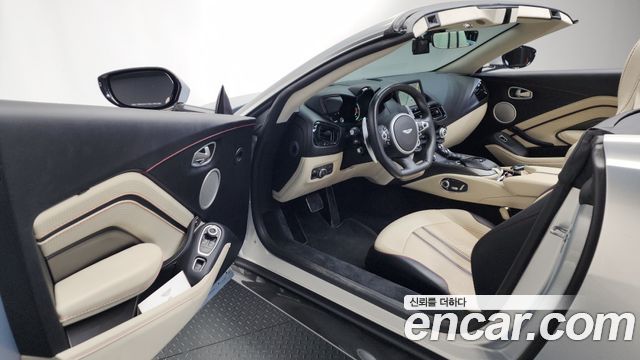 ASTON MARTIN 밴티지 2세대 4.0 V8 Roadster 2022 - photo 10 - Import Corée du Sud | International Cars