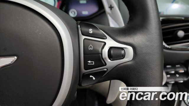 ASTON MARTIN 밴티지 2세대 4.0 V8 Roadster 2022 - photo 17 - Import Corée du Sud | International Cars