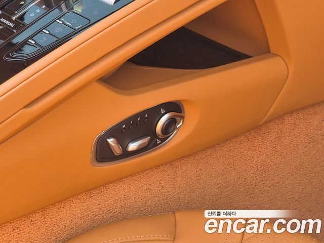 ASTON MARTIN DB12 4.0 V8 볼란테 2025 - photo 12 - Import Corée du Sud | International Cars