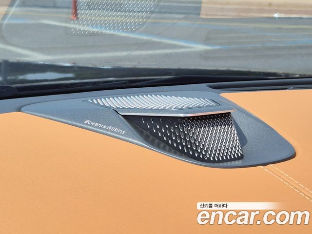 ASTON MARTIN DB12 4.0 V8 볼란테 2025 - photo 13 - Import Corée du Sud | International Cars